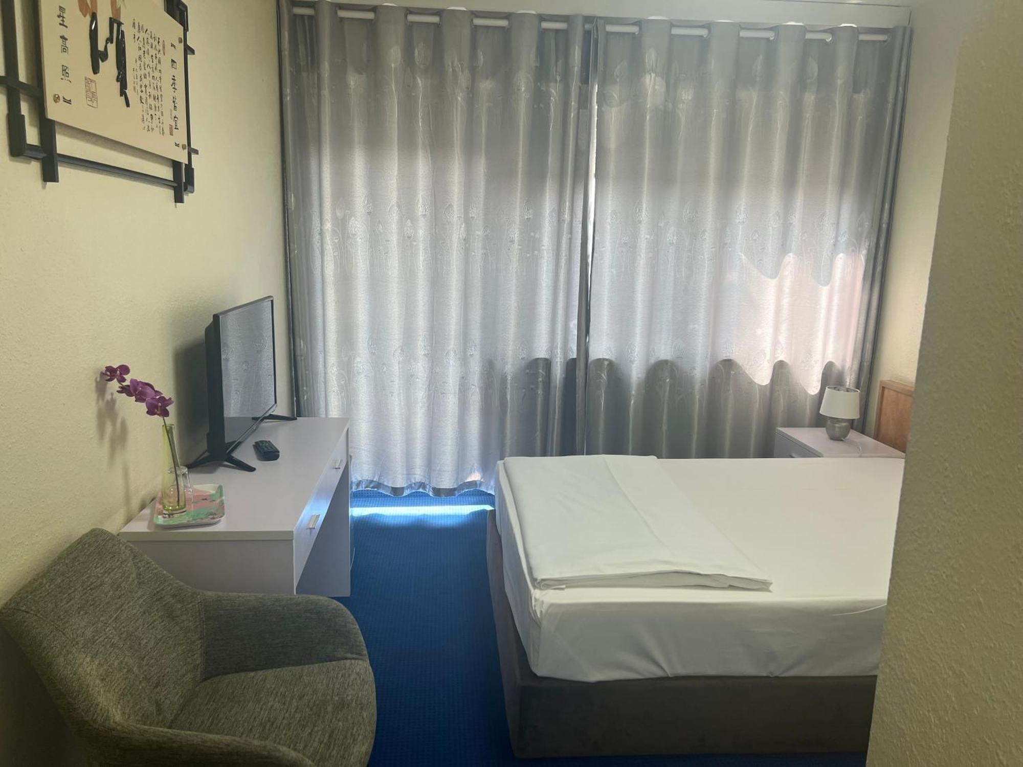 Hotel Am Flughafen Köln Eksteriør billede